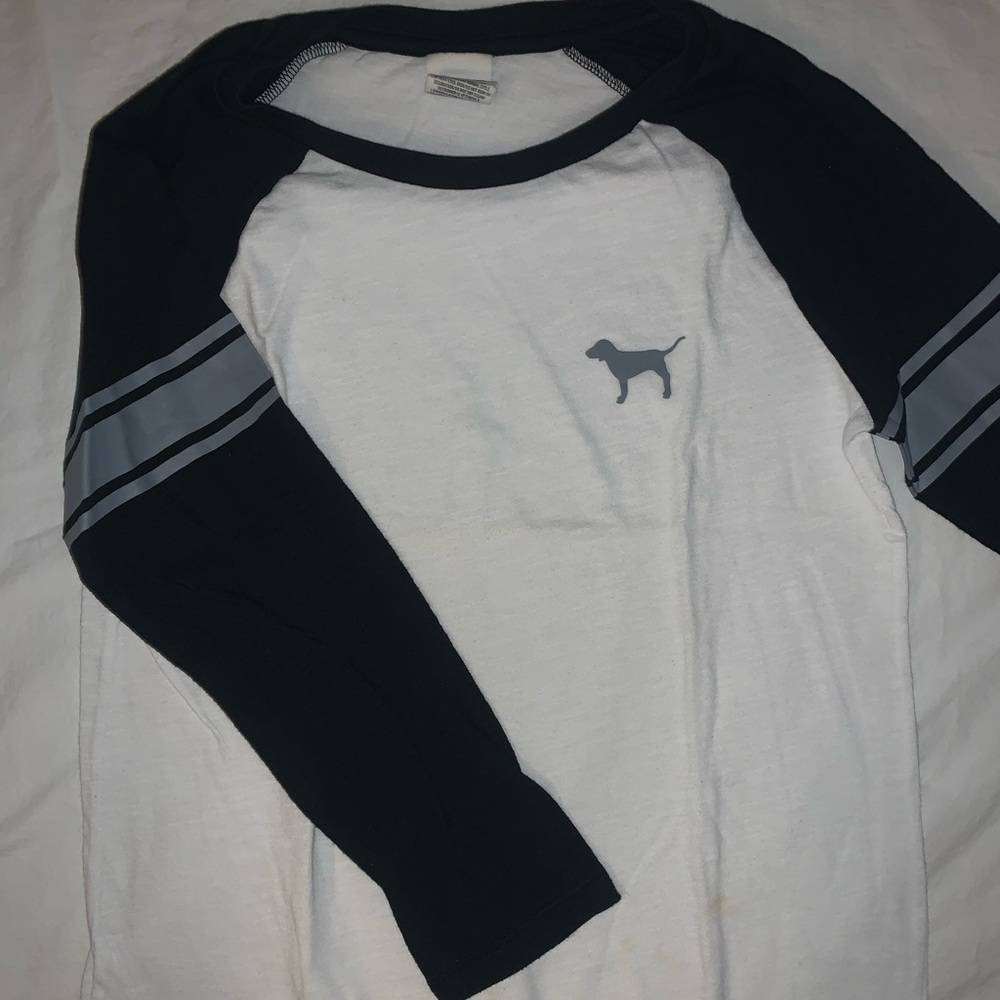 PINK Victoria’s Secret long sleeve tee